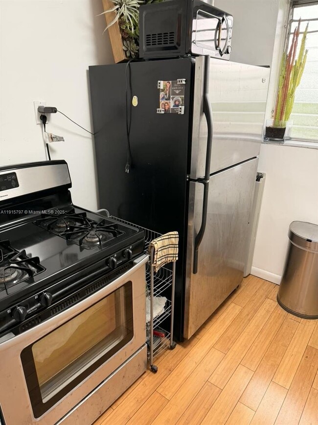 Photo - 101 Collins Ave Unit 24