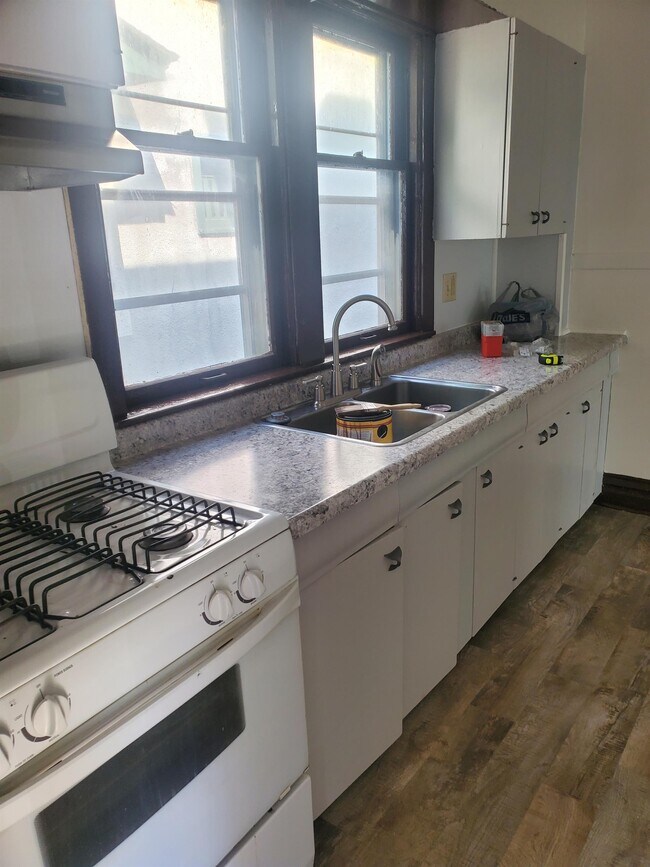 Photo - 601 W Cedar St