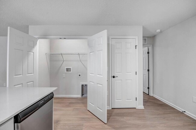 Photo - 5454 Amazon Ave