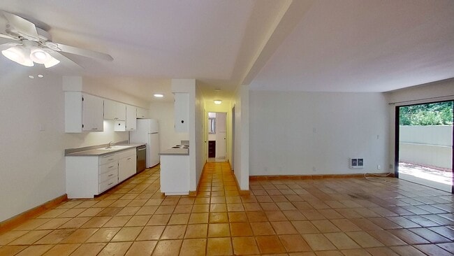 Building Photo - One Bedroom One Bath La Goleta Condo