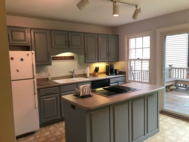 2 Townhouse Way