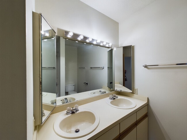 Chesterfield Apartments