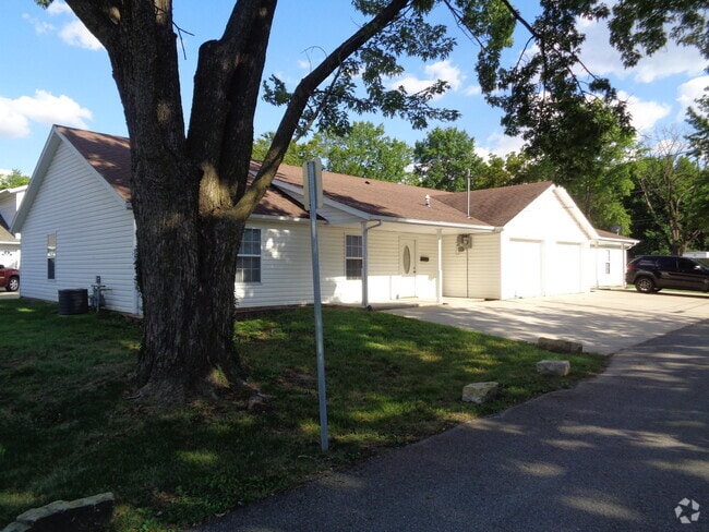 Building Photo - 408 Lindy Ln Rental