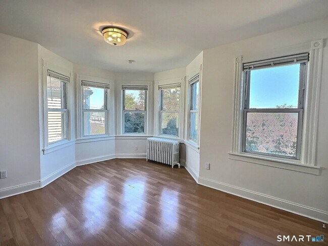 Photo - 93 Seaside Ave Unidad 2