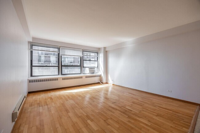 4180 N Marine Dr Unit 1004