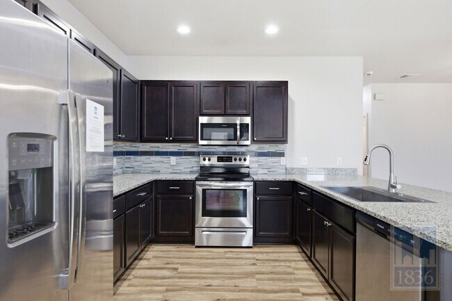 Photo - 617 Independence Ave