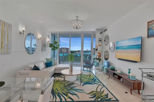 Photo - 100 S Pointe Dr