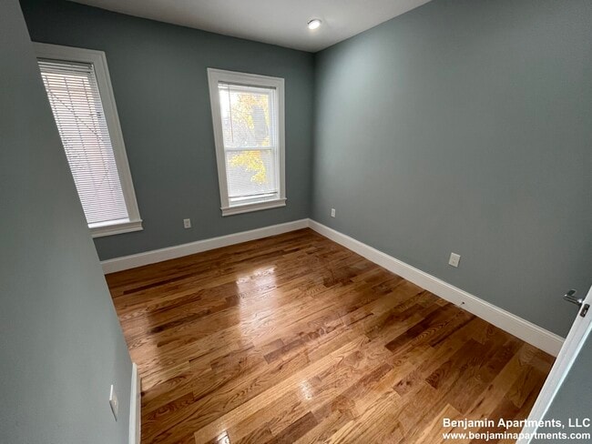 Photo - 372 Oxford St Unit 3