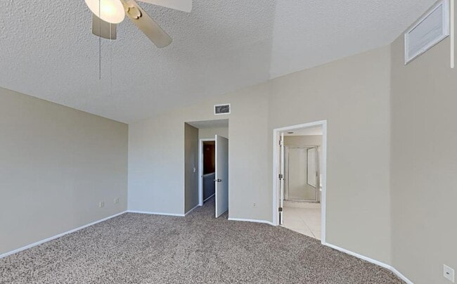 Photo - 12814 Longcrest Dr