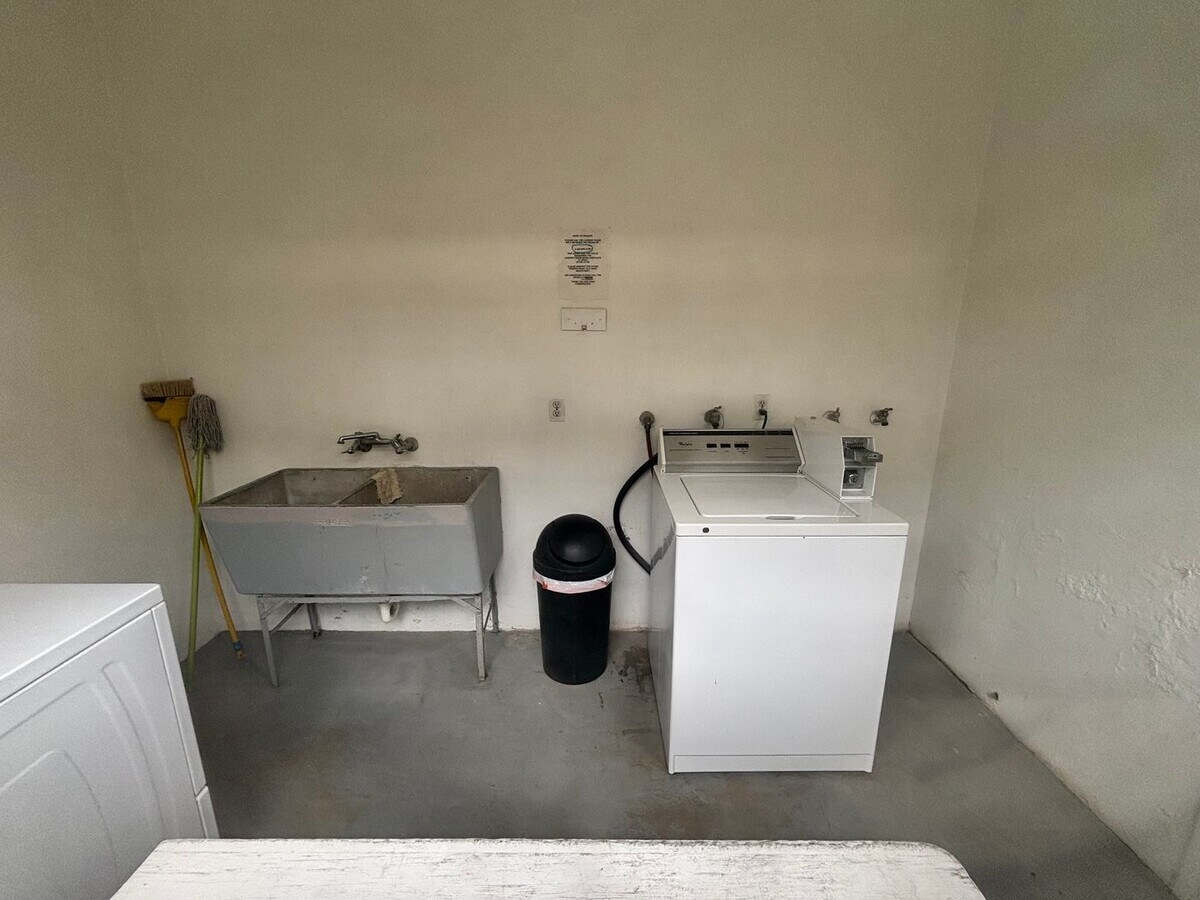 Photo - 2 bedrooms 1 bath apartment in Chula Vista Unit D