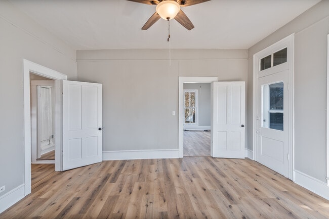 Photo - 319 Montague St