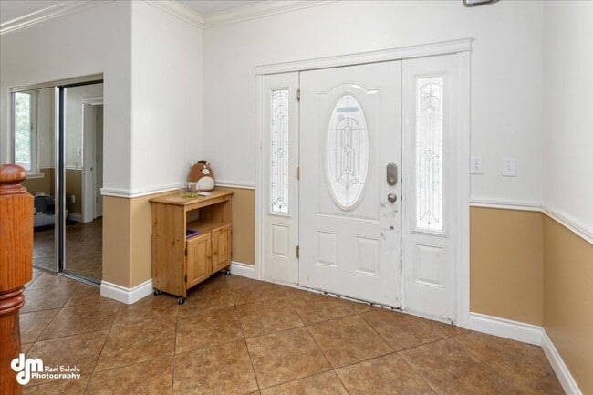 Photo - Spacious 5BD/3BA Home!