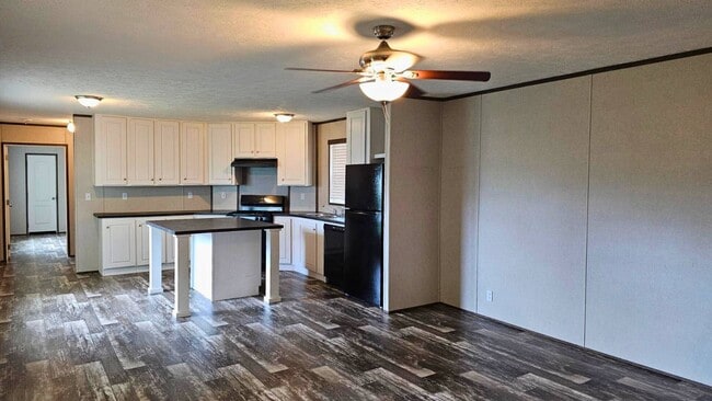 Photo - 2201 S Anna St