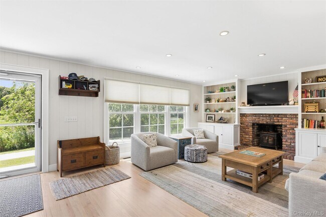 Photo - 570 Hippodrome Dr