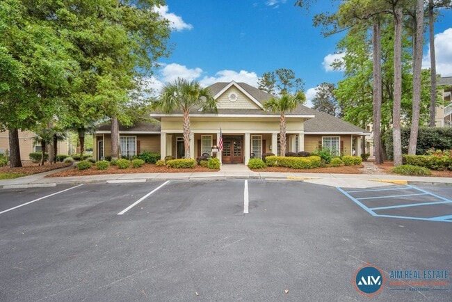 Photo - Top-Floor 2BR Condo with Pool Access – Ava...