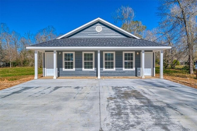 Photo - 912 W School St