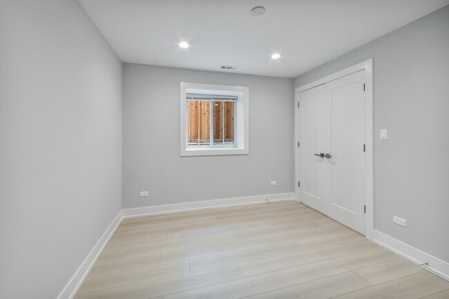 Photo - 4626 Ashland Ave Unidad 1N