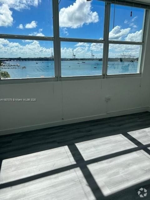 Building Photo - 1250 West Ave Rental