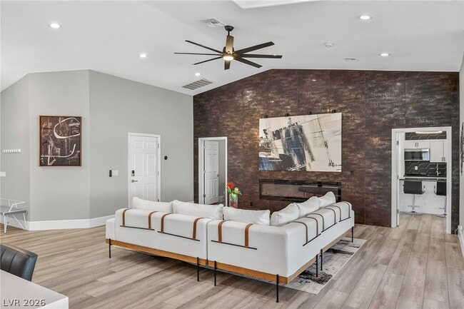 Photo - 363 E Robindale Rd