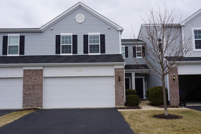Building Photo - 210 Portage Ln