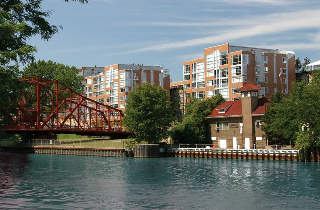 Welcome Home! - Stonebridge Waterfront Apartments