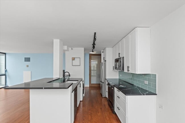 Photo - 1122 N Clark St Condo Unit 2706