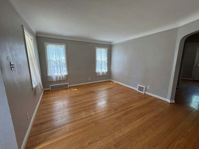 Photo - 581 Flowerdale St