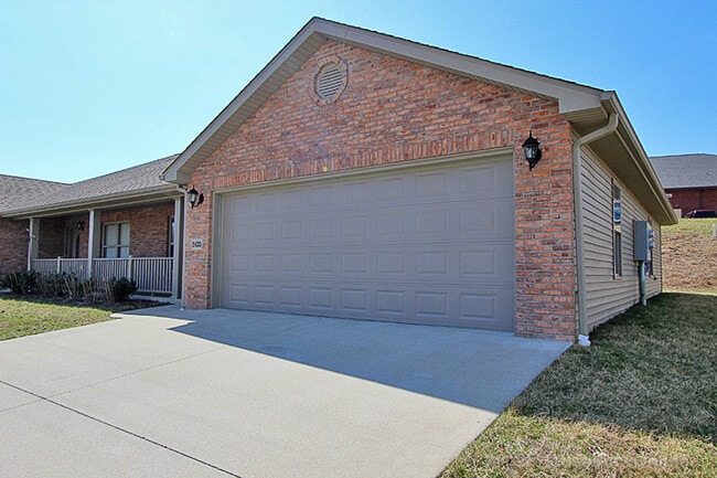 Photo - Travelers Way 2479/2481 Unit 2481