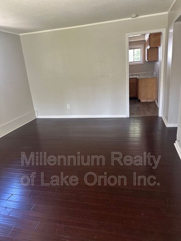 Photo - 11263 Edgemont Ave