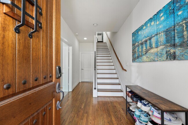 Photo - 1239B Bonner St