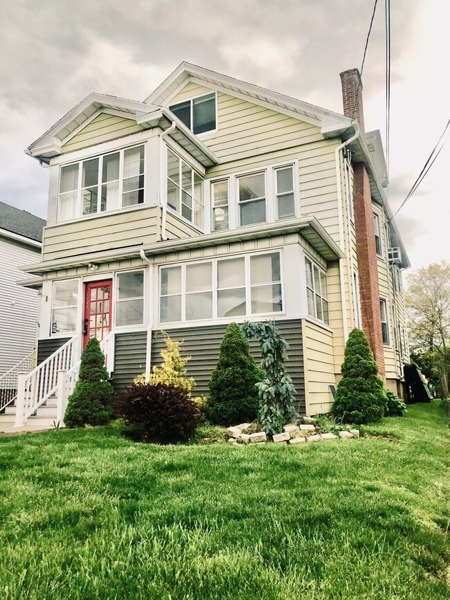 Photo - 1144 Boulevard