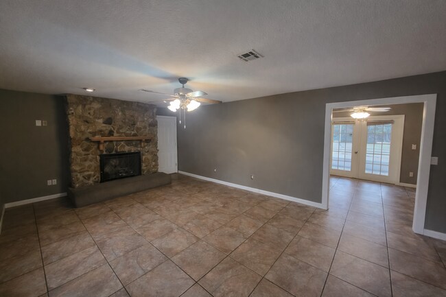 Photo - Belleview, FL — 3BR / 2BA Home w/ Garage + Fenced Yard!