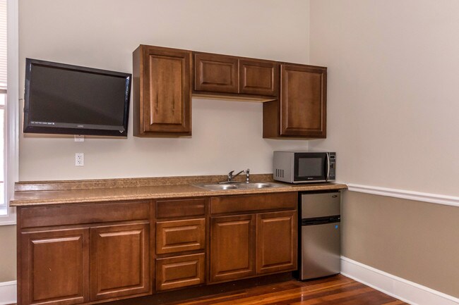 Kitchenette - 41 Main St Unit 2