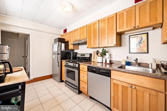Photo - 639 S Montford Ave