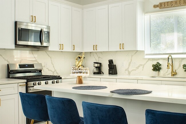 Photo - 4114 Ward St