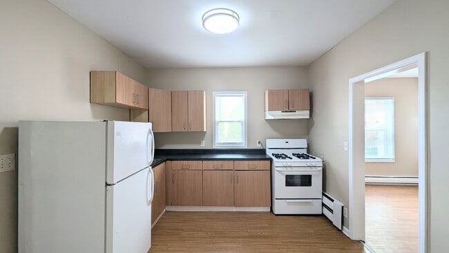 Photo - 837 N Broadway St