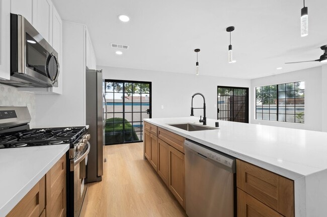 Photo - Move-In-Ready Townhome-Style Unit in Chula Vista!