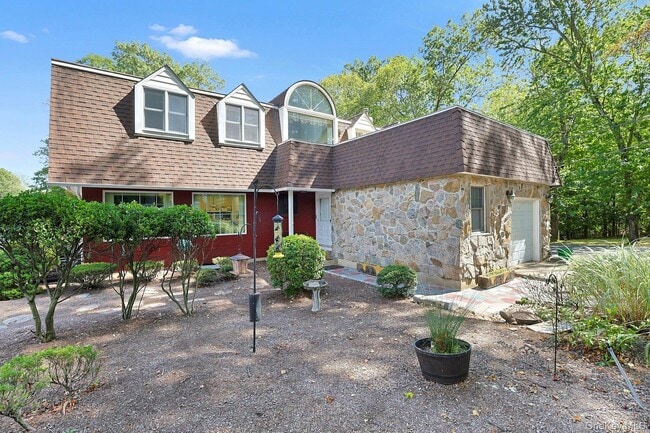Photo - 99 New Hempstead Rd