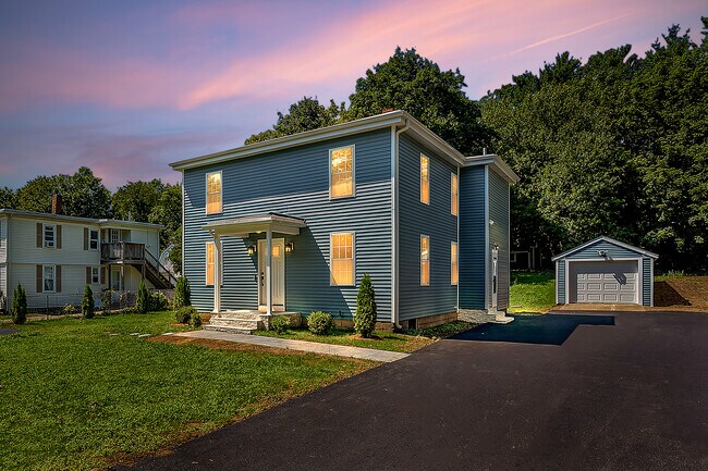 Photo - 87 School St