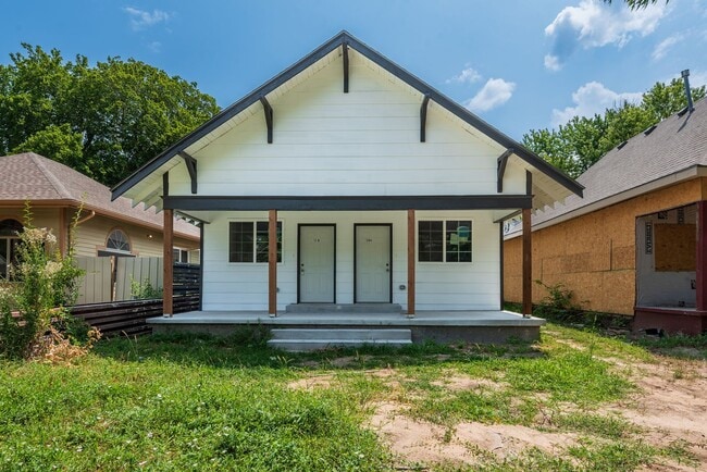 Photo - N Waco Ave Duplex Unit 1306