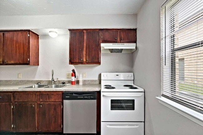 Photo - 2 bed, 1 bath townhome at the center of College Station