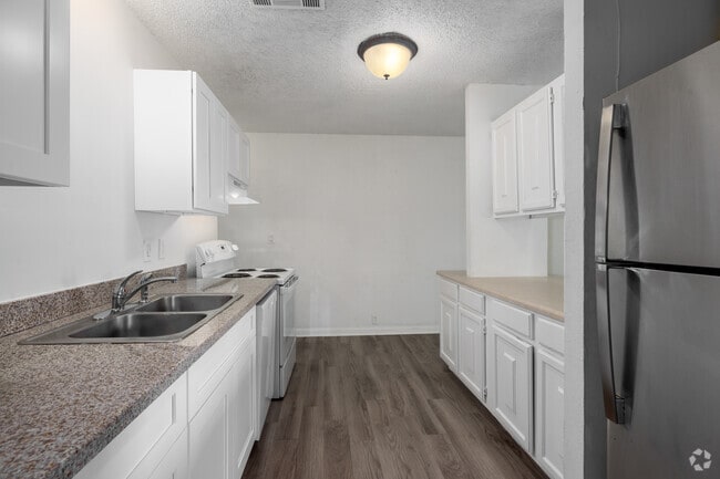 3BR, 2BA - 1,350SF - Kitchen