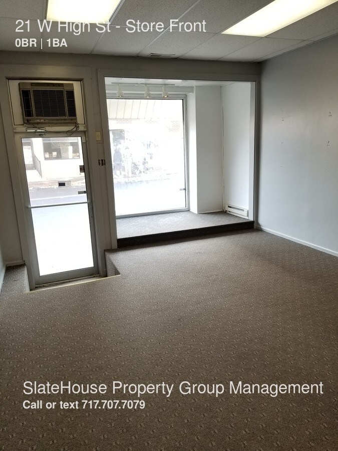 Store front in downtown Elizabethtown Apartment For Rent in