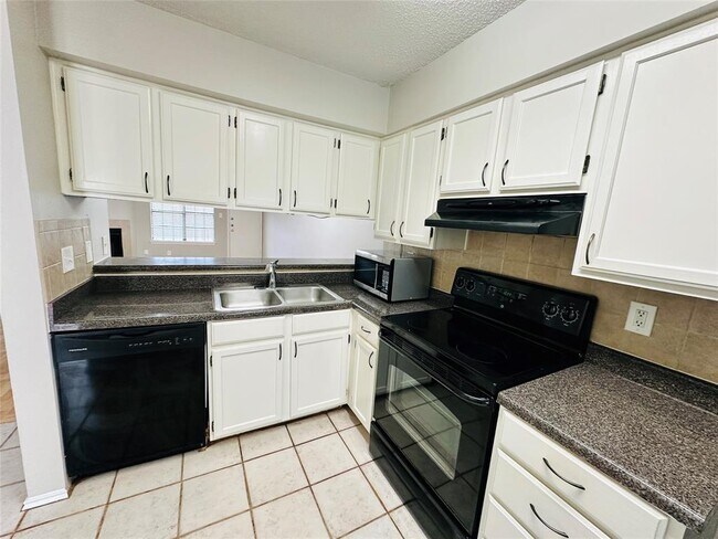 Photo - 2215 Post Rd Unit 2028