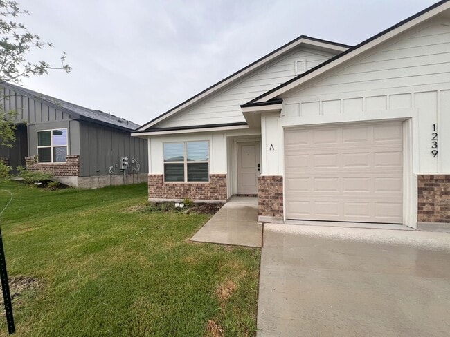 Photo - 1239 Concord Dr Unit A