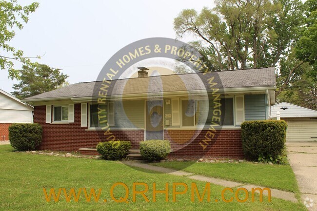 Building Photo - Available Now-- 3 Bedroom, 1 Bathroom Home...
