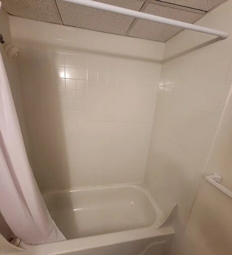 Images are representative samples of the advertised unit. Actual units shown during tours may differ