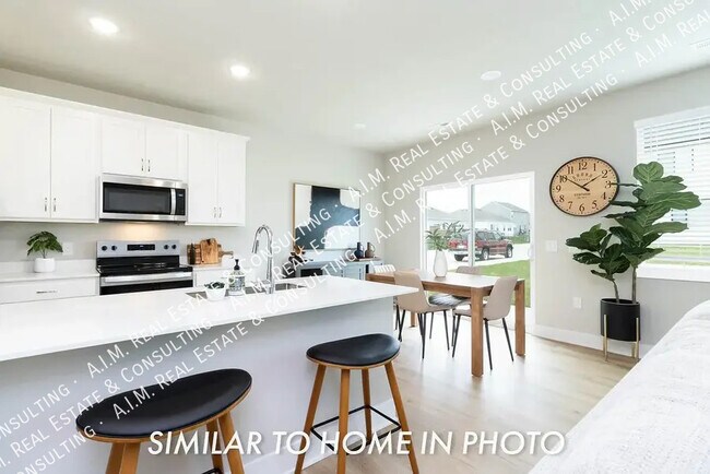 Photo - 217 NE Crossing Oaks Ln