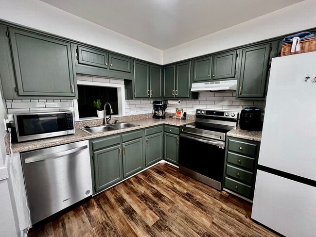 Photo - Charming Townhouse in Kempsville Lakes