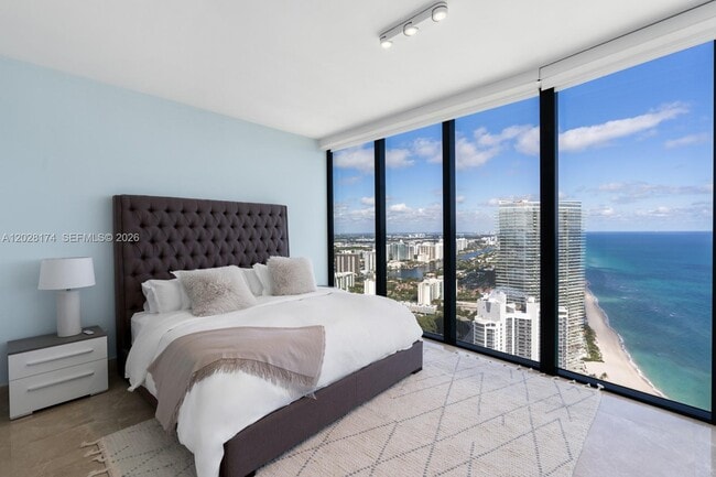 Photo - 18555 Collins Ave Unidad 5105